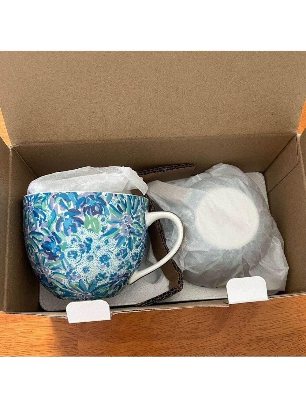 Lilly Pulitzer Set: 2 Oversized Mugs
"Lion Around" Blue Floral Gold Trim NIB - Picture 5 of 16